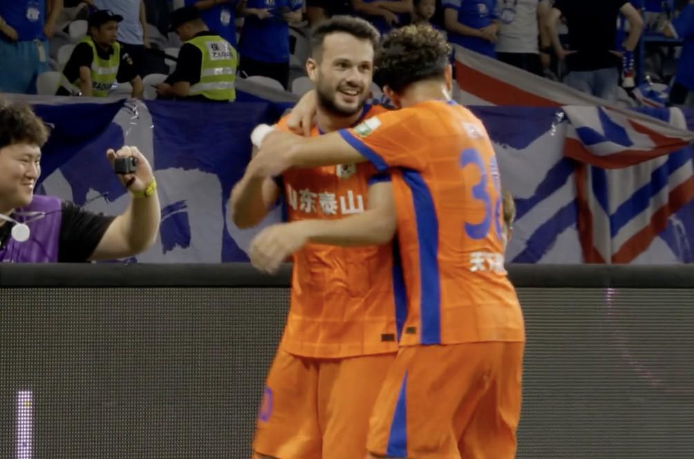 开云在线-热议鲁花战半场：瓦科真山东大腿，申花国脚防线下滑厉害