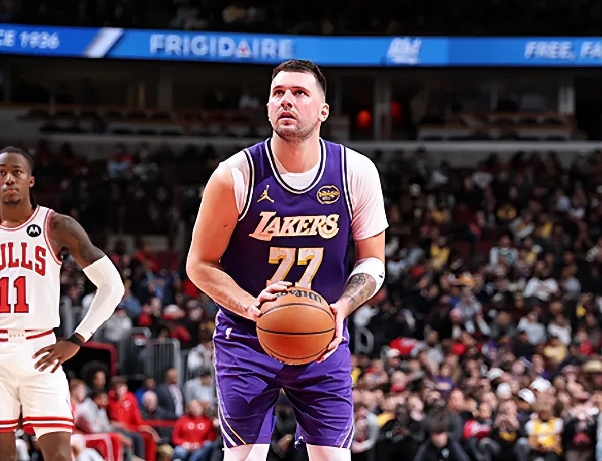 开云登录-湖人入正轨！东契奇合理出手盘活全队，各配角攻守齐爆侵略性拉满