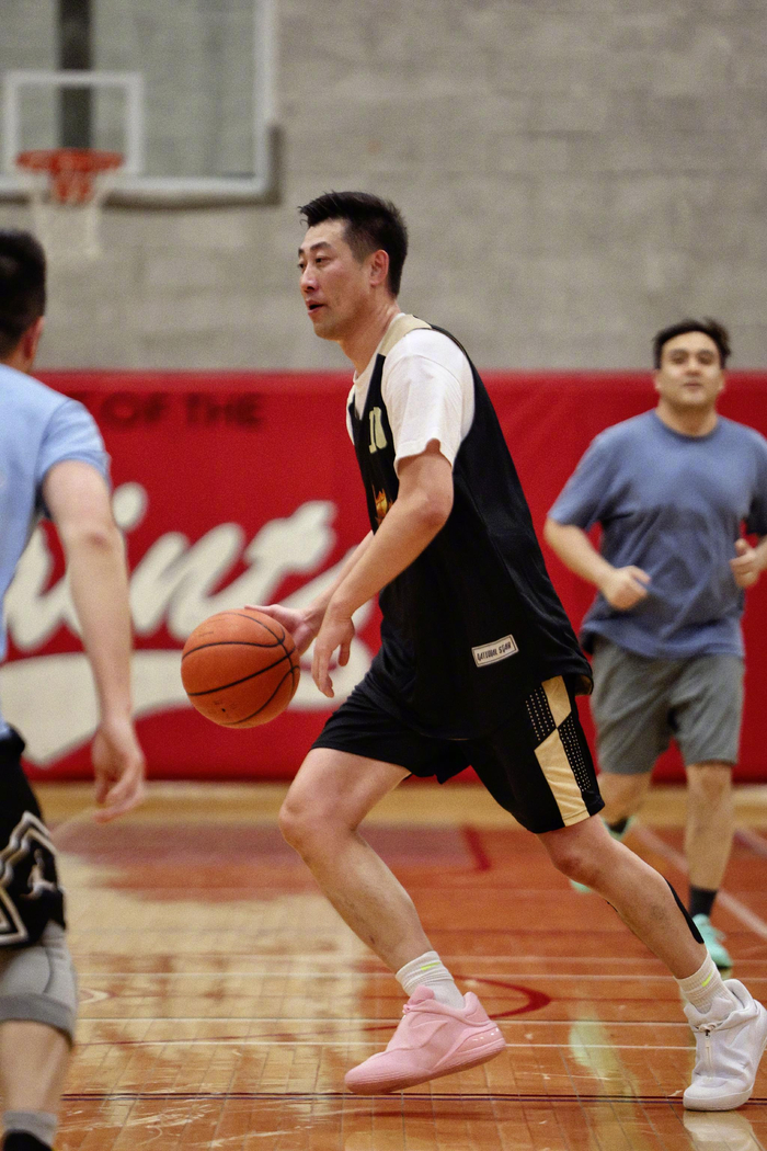 开云注册入口-THE1联赛测试赛众球员上脚球鞋品牌多样|照相馆|程球_新浪体育_新浪新闻