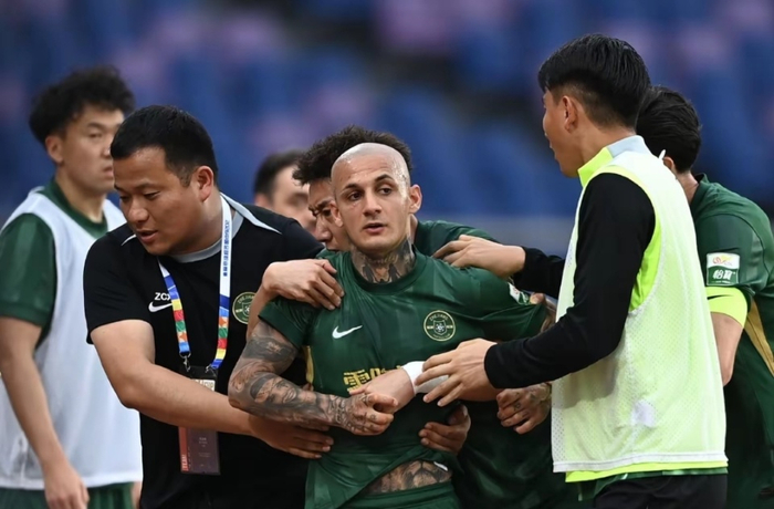 kaiyun-大事不妙！米特里策红牌模式或遭其他球队复制，名记：我有妙计|浙江队|米特利策|浙江职业足球俱乐部|中超联赛|大连英博_新浪体育_新浪新闻